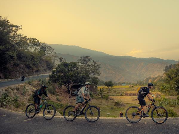 Kathmandu to Pokhara gravel biking vacation, Nepal