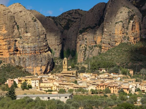 Pyrenees leisurely hiking vacation