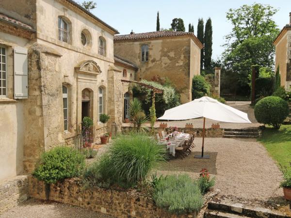 Chateau painting holiday in South West France