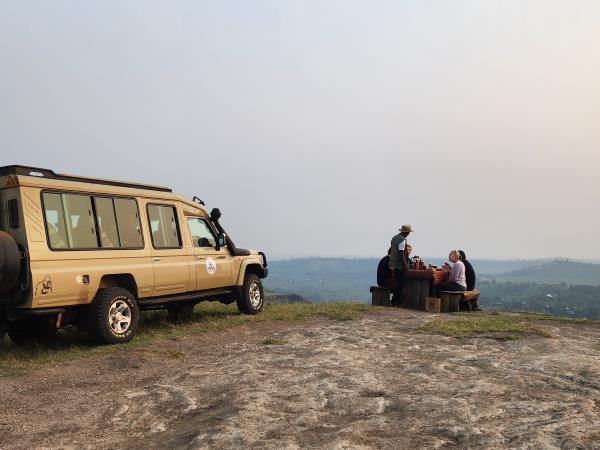 Uganda family safari vacation, all inclusive