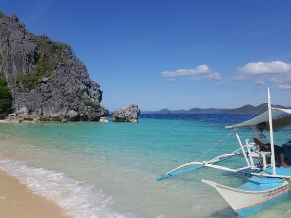 Phillippines swimming vacation