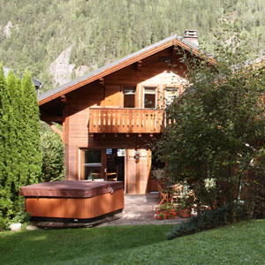 Mont Blanc Circuit, camping or hotels