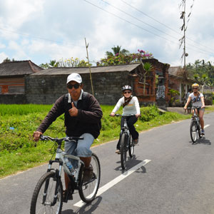 Cycling in Indonesia travel guide