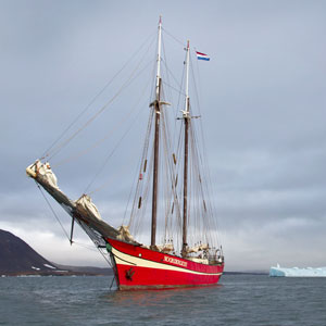 How to choose an Arctic cruise ship