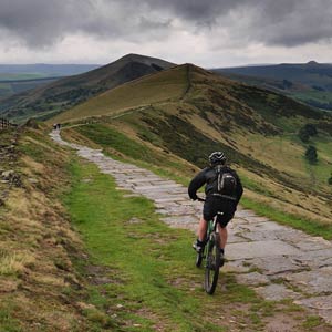 Cycling in England travel guide
