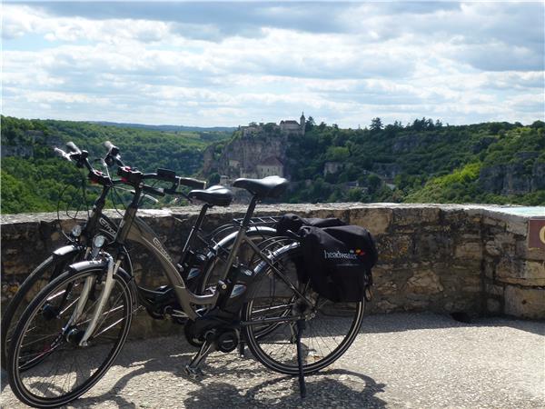 Dordogne self guided cycling tour, France
