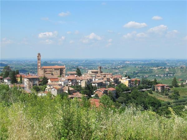 Piedmont cycling vacation, Italy 