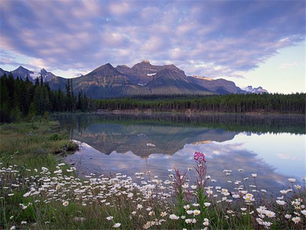 Canadian Rockies hiking vacation