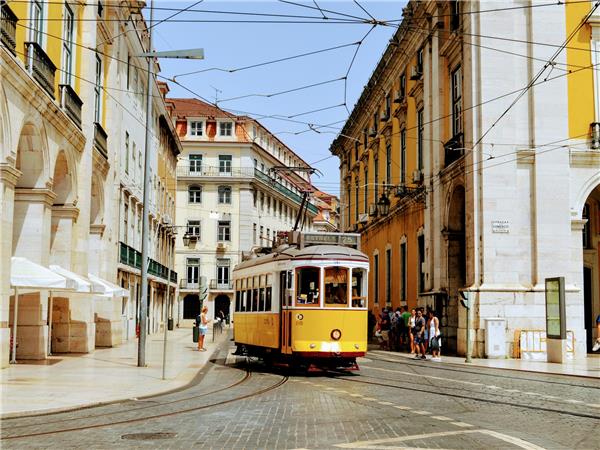 Porto to Lisbon guided cycling holiday