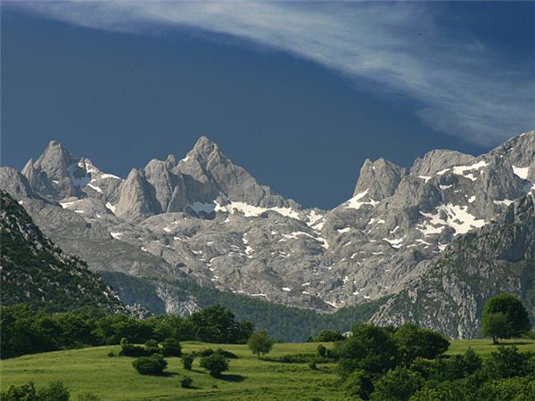 Picos mountains walking vacation in Spain