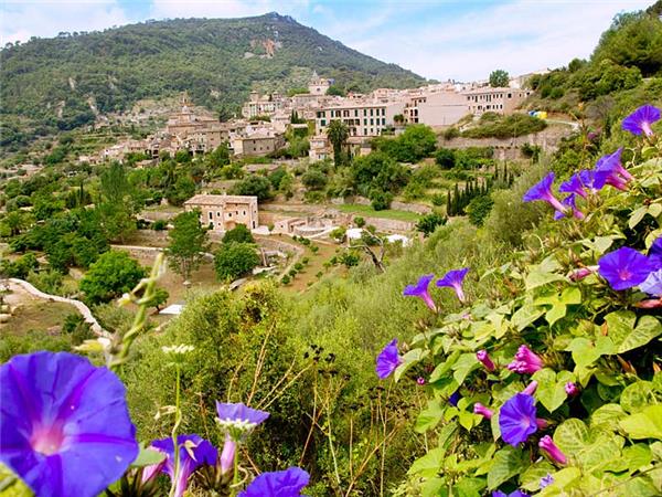 Mallorca walking vacation in the Balearic Islands, Spain