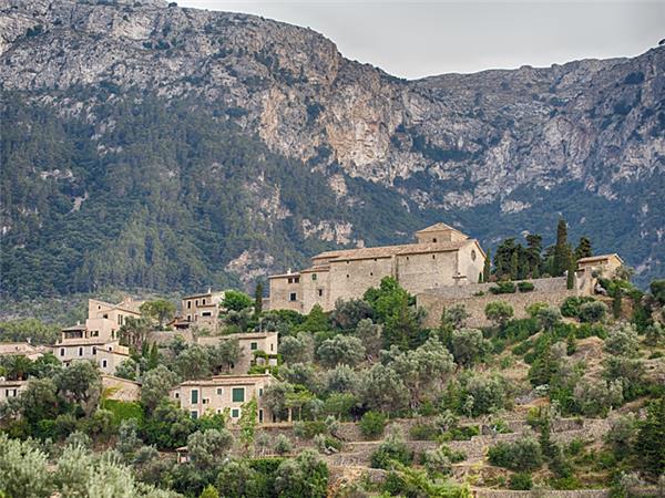 Mallorca walking vacation in the Balearic Islands, Spain