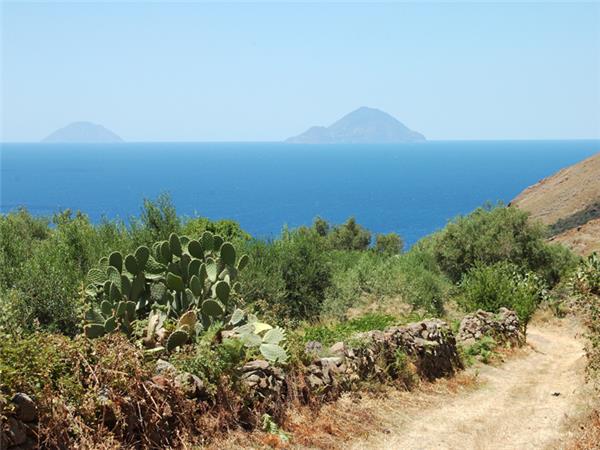 Sicily walking vacation, Sicilian Volcanoes