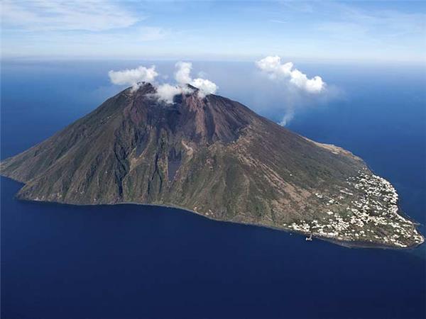 Sicily walking vacation, Sicilian Volcanoes