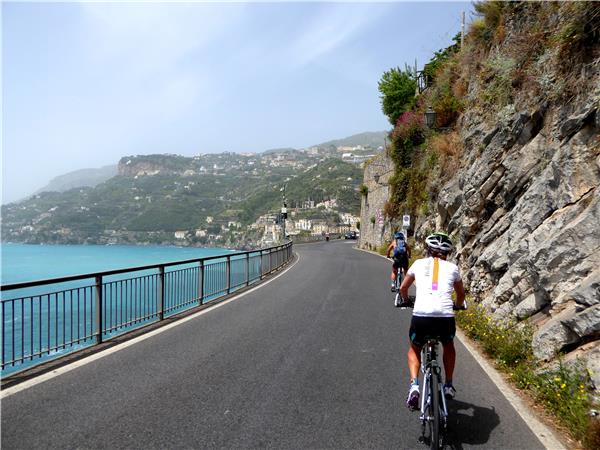 Dolomites winter activity vacation in Italy Responsible Travel