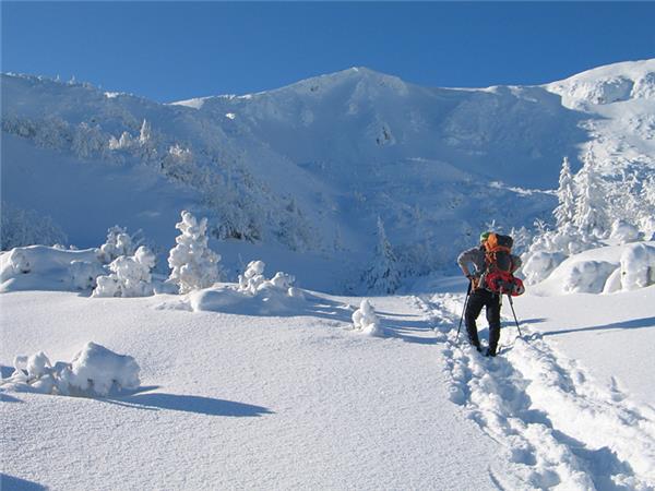 Bosnia snowshoeing vacation