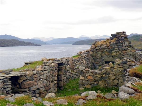 Outer Hebrides sea kayaking vacation in Scotland