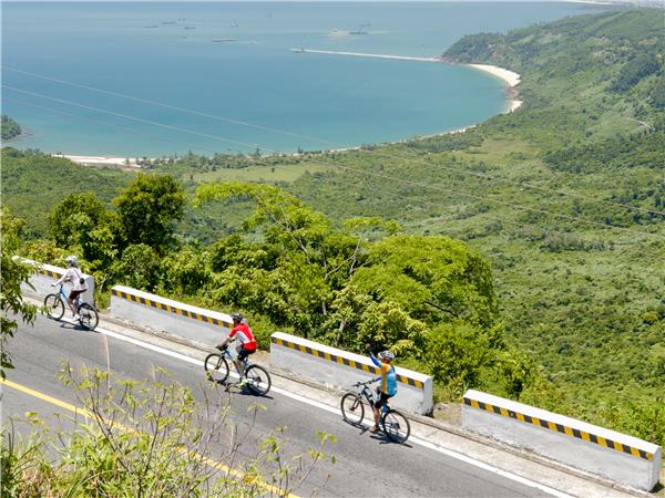 Vietnam small group cycling vacation
