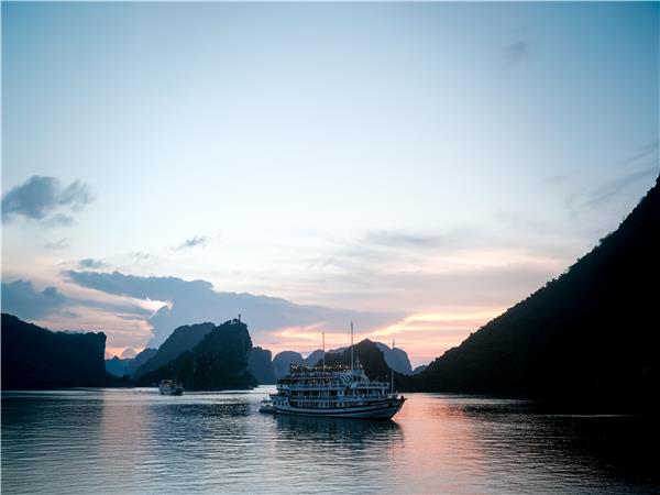 Vietnam small group cycling vacation