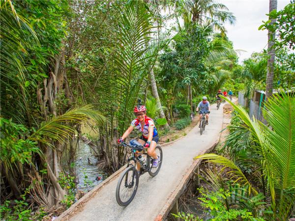 Vietnam small group cycling vacation