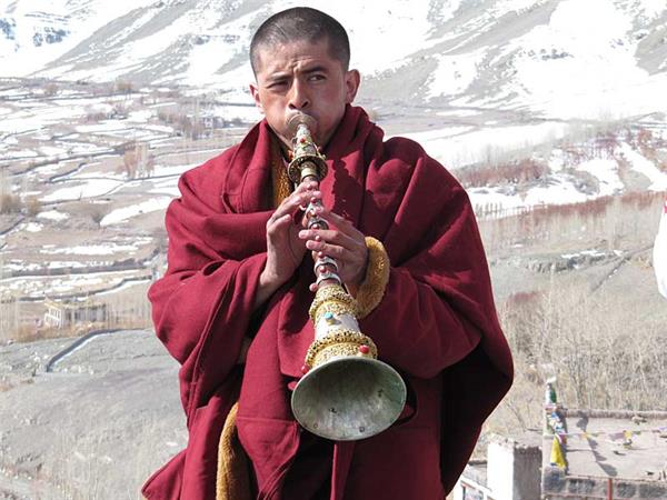 Snow Leopard searching vacation in Ladakh