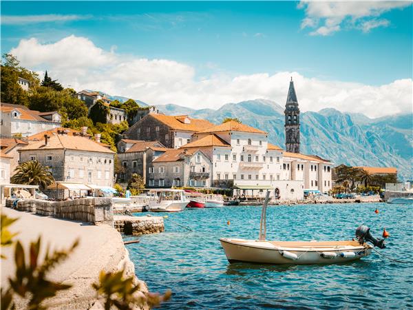 Balkans guided cycling vacation