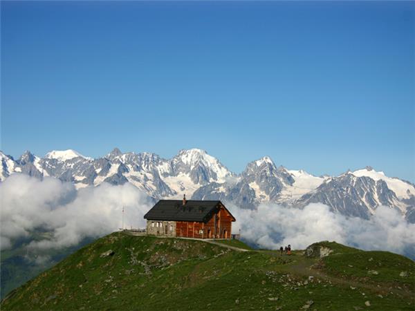 Mont Blanc to the Matterhorn trekking holiday