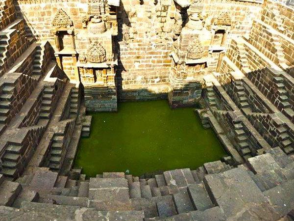 India small group, temples and palaces