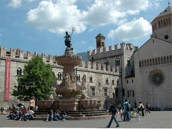 Cycling tours in Italy, Dolomites to Venice