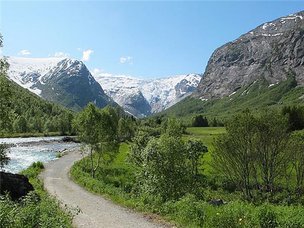 Fjords walking holiday in Norway