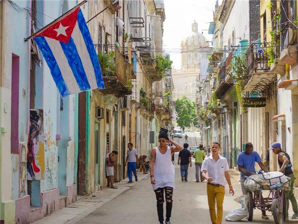 Cuba tour, small group with added comfort