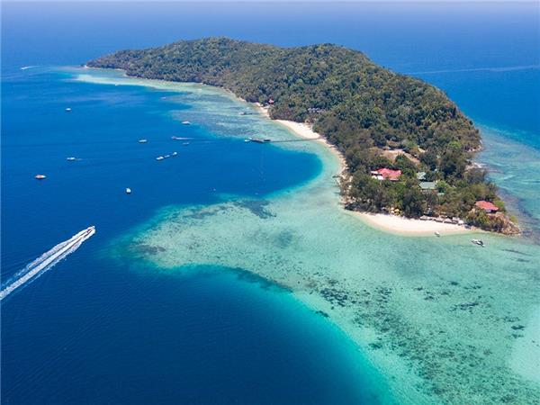 Borneo small group vacation
