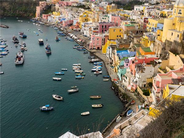 Amalfi to Procida sailing vacation, Italy