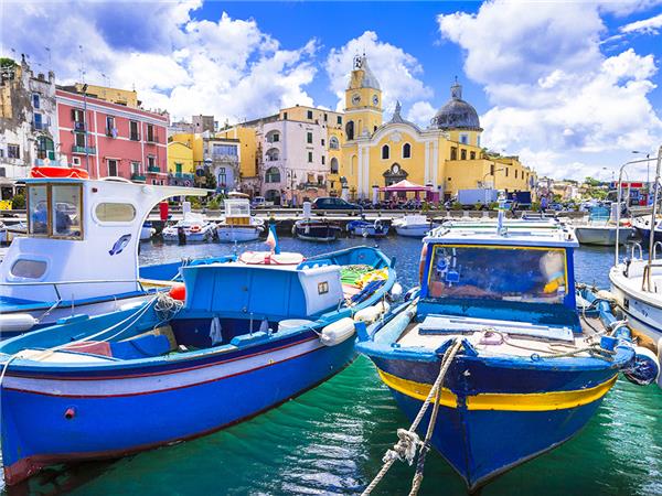 Amalfi to Procida sailing vacation, Italy