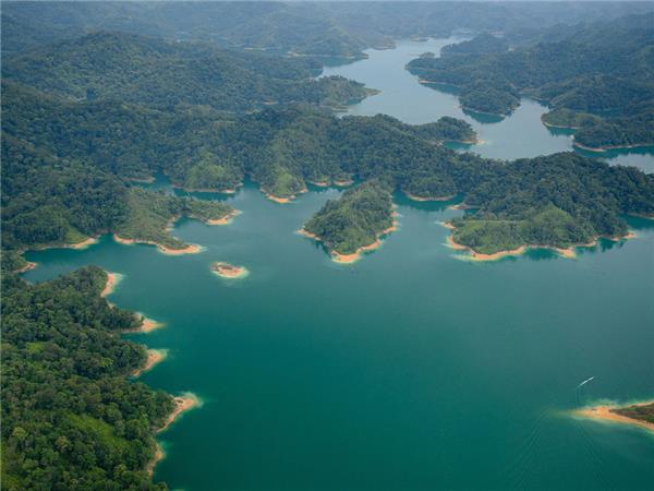Premium Borneo small group tour