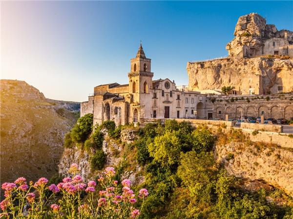 Southern Italy small group vacation, Amalfi to Bari