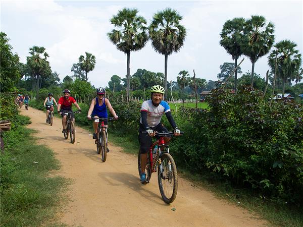 Vietnam biking vacation, small group