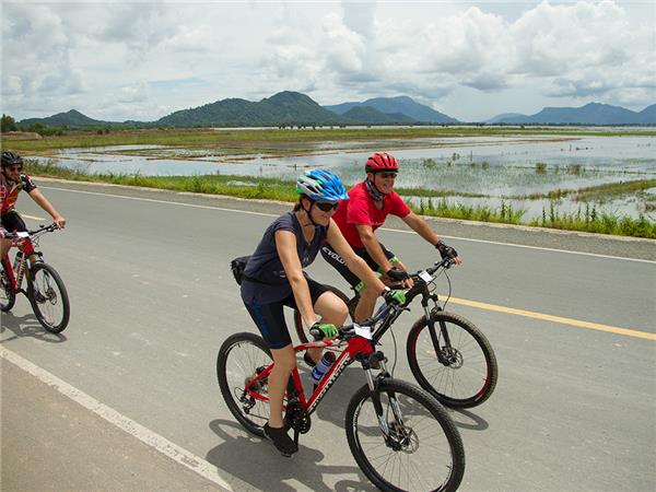 Vietnam biking vacation, small group