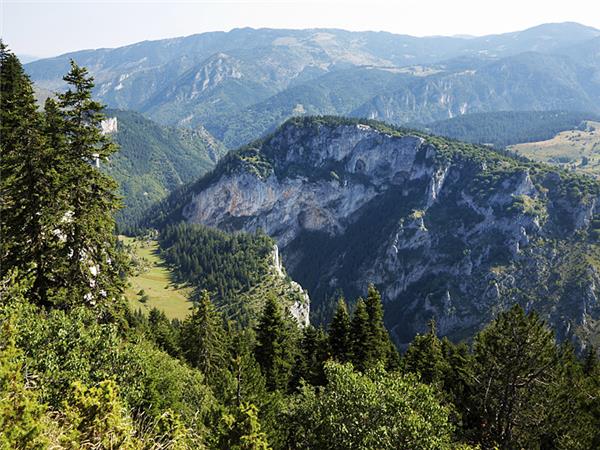 Rodopi mountains hiking vacation in Bulgaria