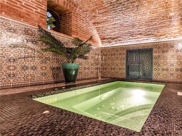 Azerbaijan, Georgia & Armenia tours with added comfort
