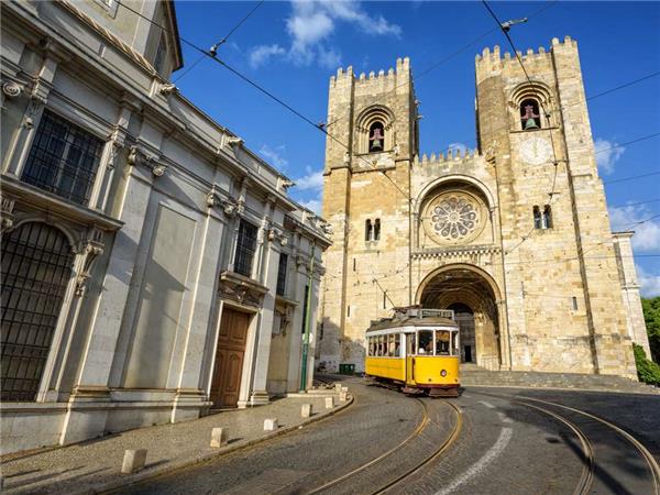 Portugal small group vacation with added comfort