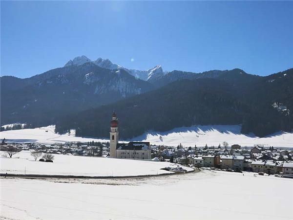 Snowshoeing vaction in the Dolomites