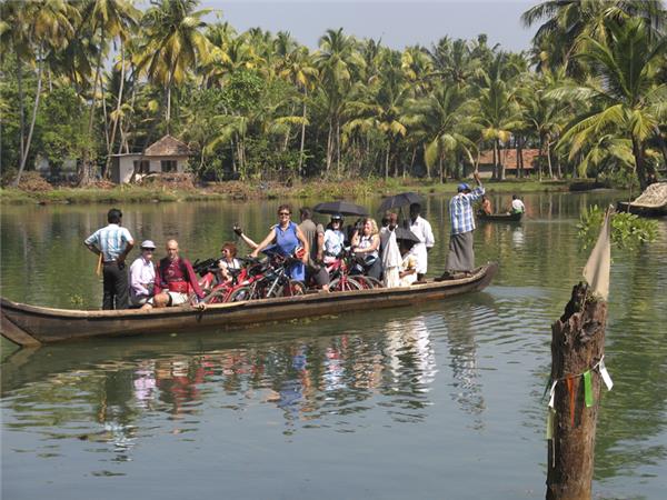 Kerala and tropical India cycling vacations