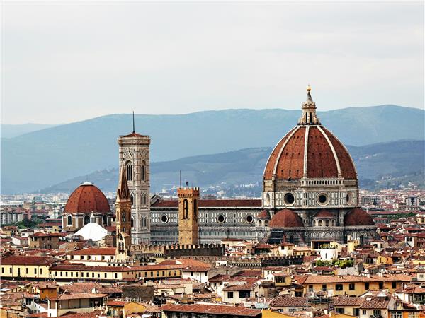 Tuscany tours, walking and wine tasting in Italy