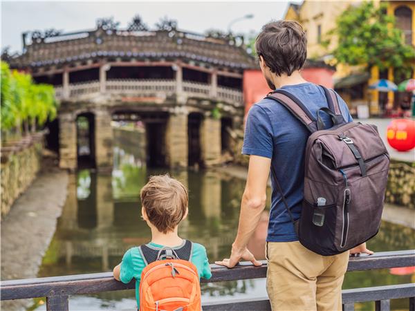 Vietnamese family vacation, small group