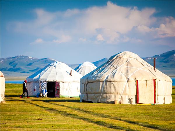 Kyrgyzstan trekking vacation