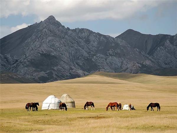 Kyrgyzstan trekking vacation
