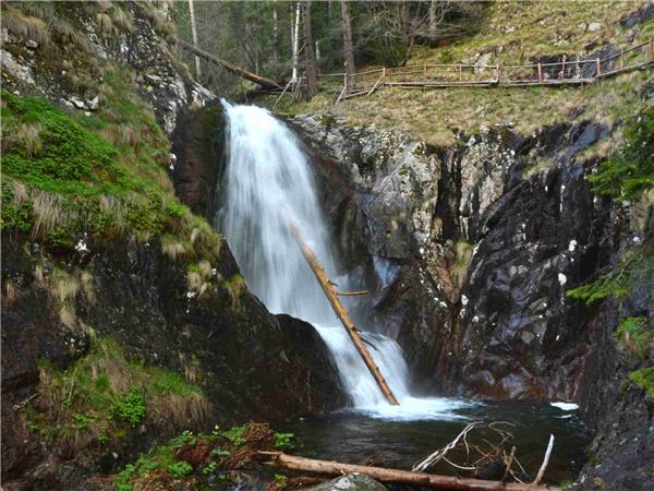 Bulgaria self-guided hiking and spa vacation