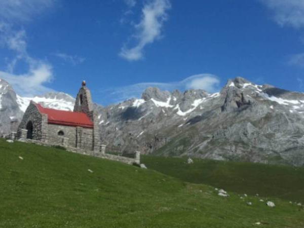 Walking in the Picos de Europa vacation