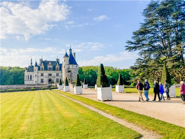 Loire Valley walking and wine vacation